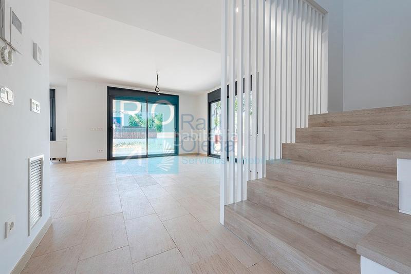 Foto 587fb8cd-fce7-4140-a35a-93263b532419. Casa pareada en carrer de alfred sisley 28 en El Dorado Platja Cambrils