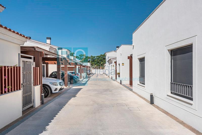 Foto 5bf76e2c-9e7e-477d-bf78-8937b9f90281. Casa pareada en carrer de alfred sisley 28 en El Dorado Platja Cambrils
