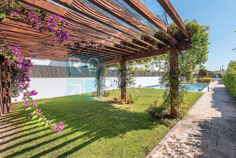 Foto 774e59b5-9b58-43c9-a3e2-71b9e6d3b79e. Casa pareada en carrer de alfred sisley 28 en El Dorado Platja Cambrils