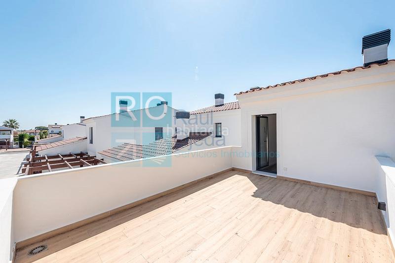 Foto 791722d7-0d7d-4393-b90e-d1f015ec1c96. Casa pareada en carrer de alfred sisley 28 en El Dorado Platja Cambrils