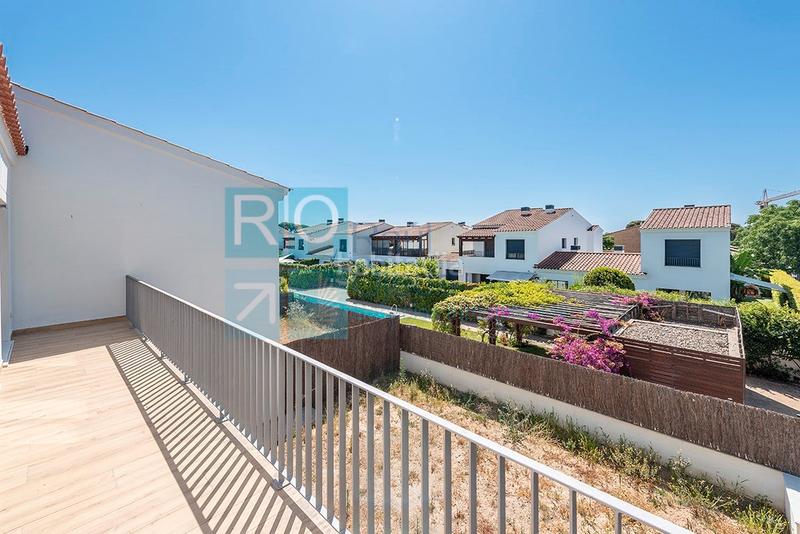 Foto 85418b89-419d-47d0-861e-4f3d835c7b06. Casa pareada en carrer de alfred sisley 28 en El Dorado Platja Cambrils