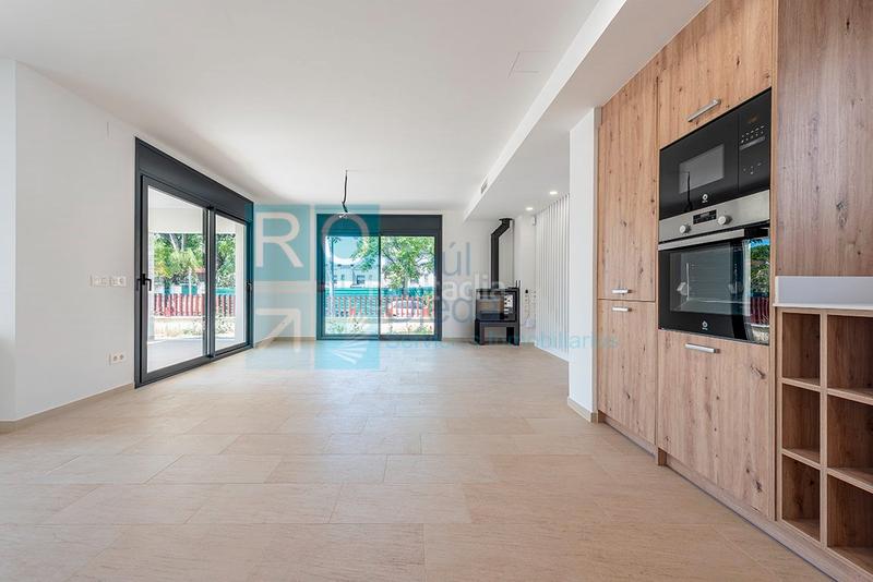 Foto aa2b0e81-d26d-449c-b543-48efbd644222. Casa pareada en carrer de alfred sisley 28 en El Dorado Platja Cambrils