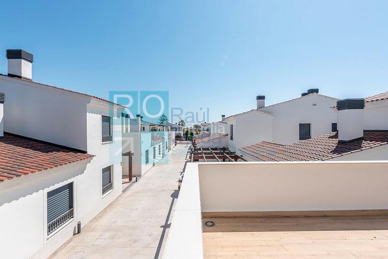 Foto ab168608-1752-46f9-ba1b-4d621960e822. Casa pareada en carrer de alfred sisley 28 en El Dorado Platja Cambrils