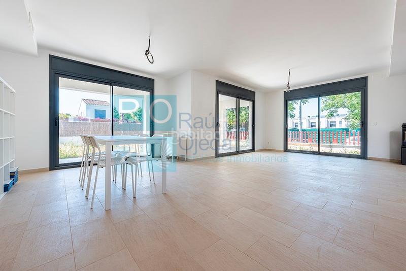 Foto e941115c-7e44-46a1-a641-1250b6c7c66f. Casa pareada en carrer de alfred sisley 28 en El Dorado Platja Cambrils