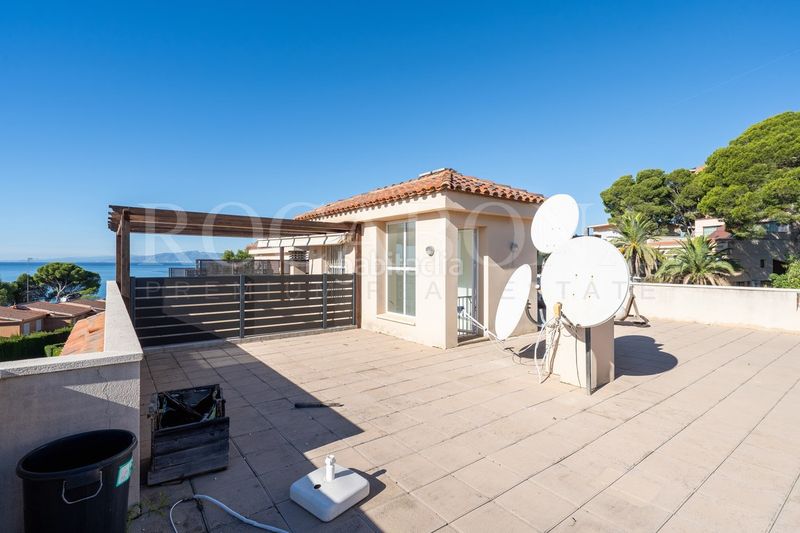 Foto 2ef6d212-a162-4405-9705-ceba413986c3. Casa adossada amb calefacció aparcament piscina a Salou