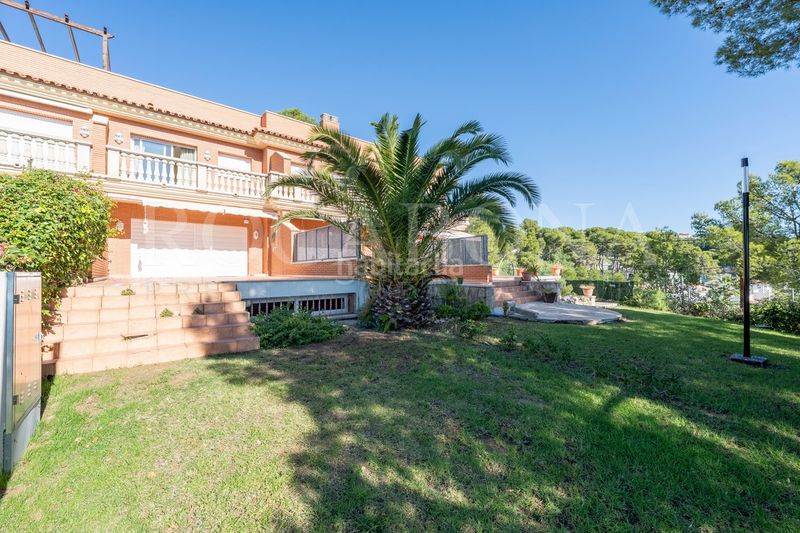 Foto 4c23a702-b44f-49f4-85d7-619d01c5415a. Casa adossada amb calefacció aparcament piscina a Salou