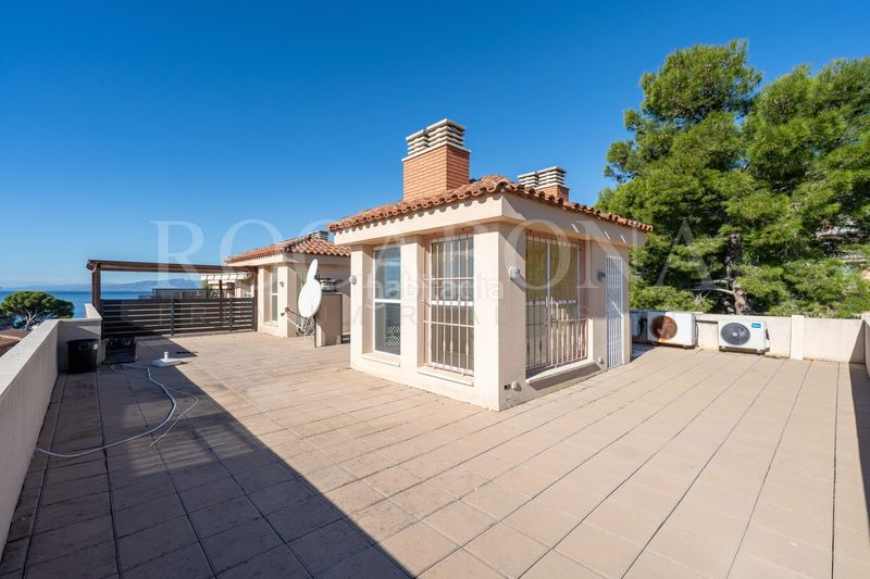 Foto 78128d8c-b397-4609-b0f8-682f0bdc9148. Casa adossada amb calefacció aparcament piscina a Salou