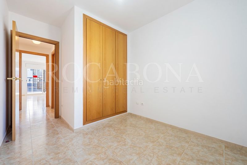 Foto b79a9520-1eb8-4115-8f99-bff9bd9d4f3a. Àtic a carrer d'amadeu vives 42 a La Pineda Vila-seca