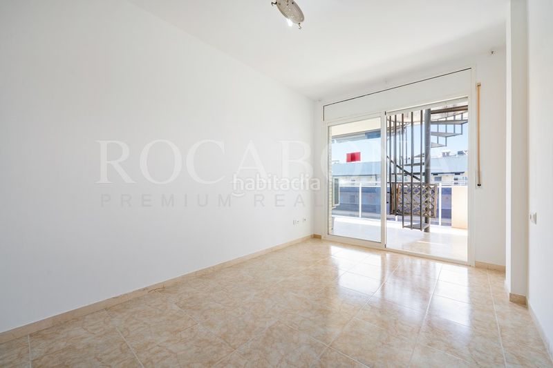 Foto e75bf91f-115e-44a3-b734-eb291ef13d1c. Àtic a carrer d'amadeu vives 42 a La Pineda Vila-seca