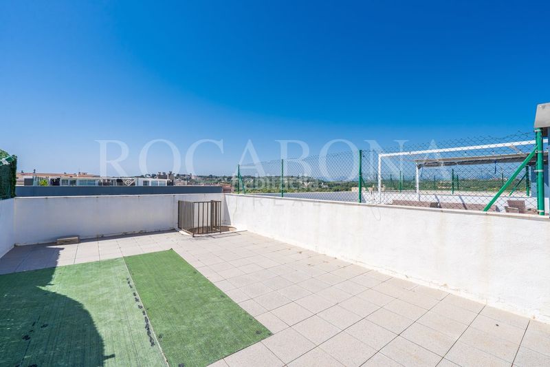 Foto e8b97d52-f702-4378-a9bb-581fb4a2caba. Àtic a carrer d'amadeu vives 42 a La Pineda Vila-seca
