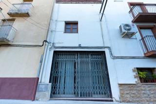 Maison à Carrer josep subirats bel 34. Planta baja y primer piso con muchas posibilidades
