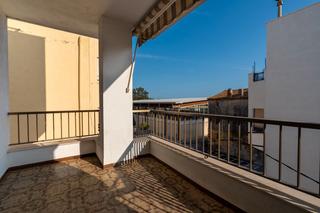 Penthouse in Carrer de talavera 2. Piso espacioso en una ubicación privilegiada