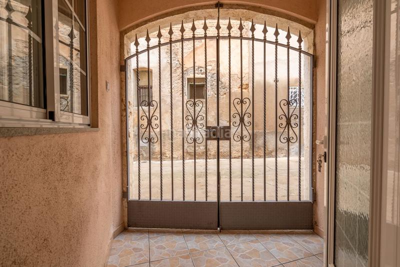 Foto c1507fb5-9431-4383-a88a-748bc7142ebe. House in carrer de sabadell 4 in Sant Llatzer Tortosa