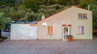 Country house in Carretera tortosa 3. Finca rústica con excelentes vistas