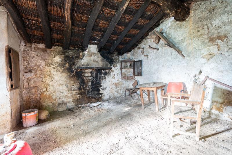 Foto 152915b5-c0bc-4b94-9ebb-95d1335d9cf0. Masia a carrer de caseres 24 a Bot