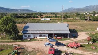 Finca rústica en Carrer major. Finca de regadío con dos viviendas, ideal para la cría de ovejas