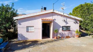 Xalet a Partida vallfarta 49a. Casa de campo adosada con luz eléctrica y agua de pozo comunitar
