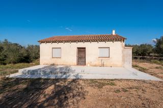 Xalet a Carretera vecinal num 27 8. Finca rústica con casa de campo, agua potable, cerca de la pobla