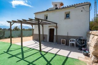 Country house in Rambla felip pedrell 50. Finca rústica con masía para reformar cerca de tortosa