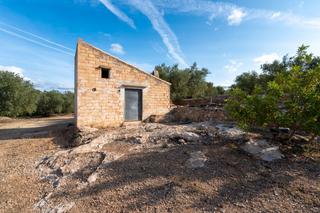 Finca rústica a Carrer d'arnau de jardí 60. Finca rústica con agua de riego en lo alto de una montaña