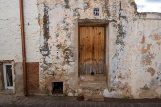 Maison à Carrer major 46. Casa de pueblo estrecha para reformar con terraza