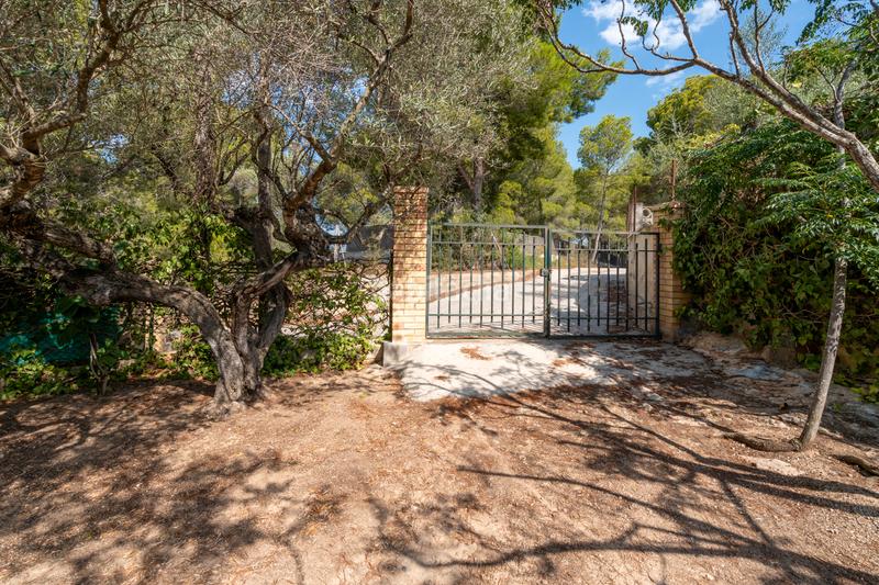 Foto 750b187d-c37f-4c31-8b4a-66049476300f. Terreno residencial finca urbana con una balsa cerca en Tortosa