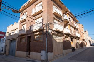 House in Carrer de mossèn cinto verdaguer 49. Casa de pueblo suntuosa en bítem