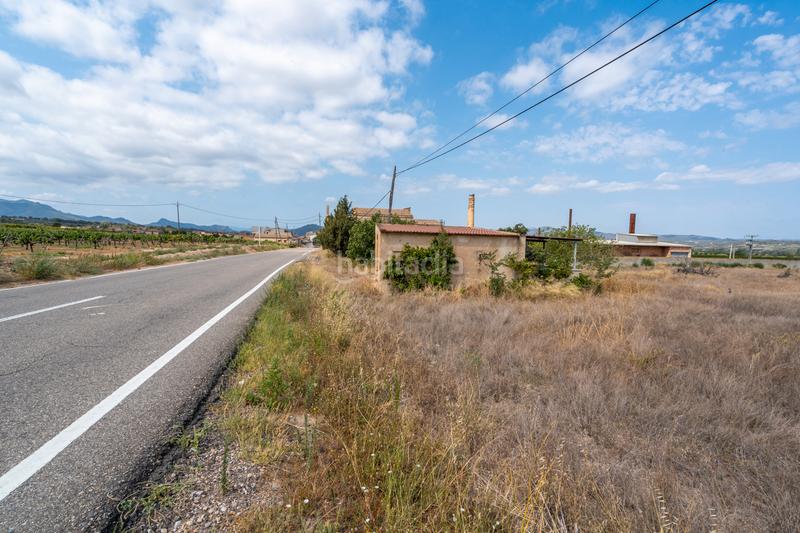 Foto 45c50bcb-b563-4d32-863b-1e90b0d06d0c. Finca rústica  con casa de campo y agua en Ginestar