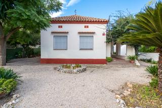 Xalet a Carretera de barcelona 15. Chalet en un terreno con huerto y pozo propio