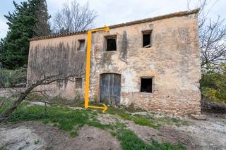 Finca rústica a Partida sant bernabe 466. Finca rústica de regadío con masía adosada para reformar al lado