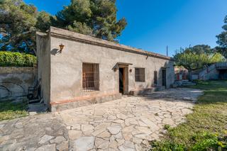 Country house in Carrer sant josep montanya 27. Casa de campo para reformar con luz y agua