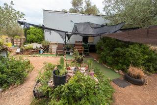 Finca rústica a N/a. Finca rústica de secano sin atender. hay un camión que se utiliz