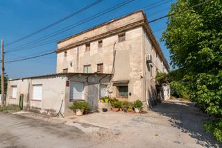 Country house in Polígon zona industrial c 19. Gran masía cerca de tortosa