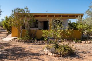 Casale  N/a. Finca rústica con casa de campo en buen estado