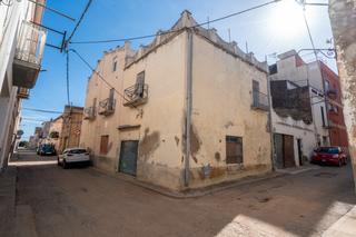 Casa adossada  Carrer príncep 12. Gran casa para reformar de forma integral