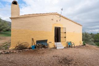 Fondo rustico in Cami 12 vall d'en pastor 259. Finca rústica con casa de campo con luz eléctrica de red