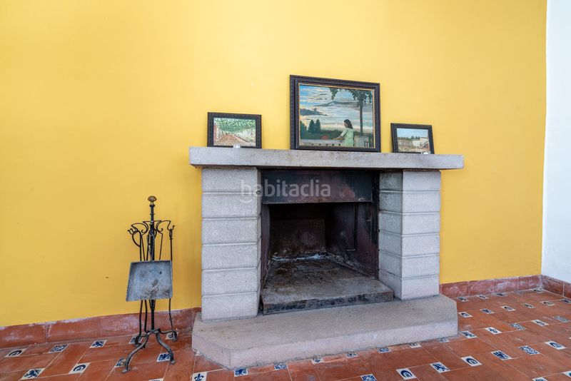 Foto 862c27da-1b52-4bcb-89c4-7f4309530732. Masia amb xemeneia aparcament a Enguera