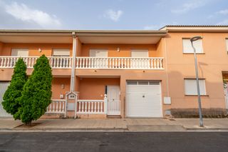 Semi detached house  Carrer del sol 66. Gran casa de pueblo para entrar a vivir en ulldecona