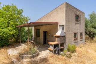 Finca rústica  Partida ceniasa 206. Casa de campo de buenas dimesiones