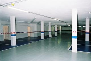 Lloguer Aparcament cotxe a Carrer tinent coronel sagués 40. Plaza de parking y trastero.