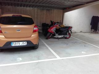 Lloguer Aparcament cotxe a Carrer de l'empordà 6. Plaza de parking para coche y moto