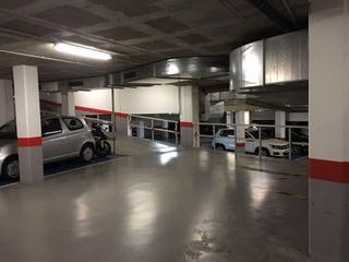 Lloguer Aparcament cotxe a Carrer de fastenrath 176. Plaza muy bien situada y con buen acceso