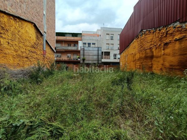 Foto 5c10e0fd-f3ac-4ce2-87c6-c8a355368133. Casa adossada a carrer de lepant 195 a Gràcia Sabadell