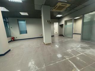 Rent Business premise in Carrer sant jaume 51. Local esquinero en  carrer sant jaume