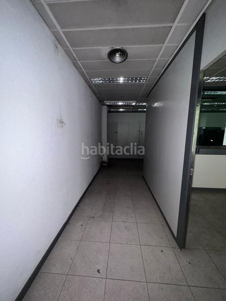 Foto 30071031-f16b-4fa8-9709-5dd7e74a2928. Location local commercial dans avinguda de canaletes 29 dans Cerdanyola del Vallès