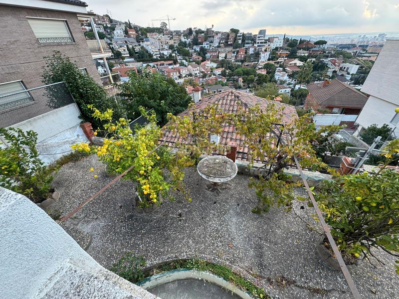 Foto cbad4252-0dd1-4148-8903-4e8f1ccb5ec7. Chalet en La Miranda Esplugues de Llobregat