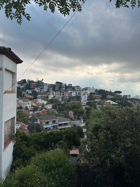 Foto f47e4164-4aa5-4302-9b3a-582f2a736154. Chalet en La Miranda Esplugues de Llobregat