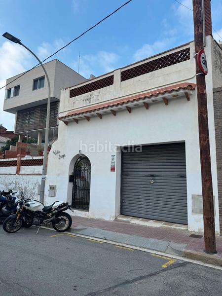 Foto 32a7c71e-cc83-4846-91ef-c4bf6db3aae2. Chalet mit heizung parking pool in La Miranda Esplugues de Llobregat