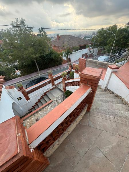 Foto 6e32b981-5428-4f53-9412-2c6a897ec73a. Chalet mit heizung parking pool in La Miranda Esplugues de Llobregat