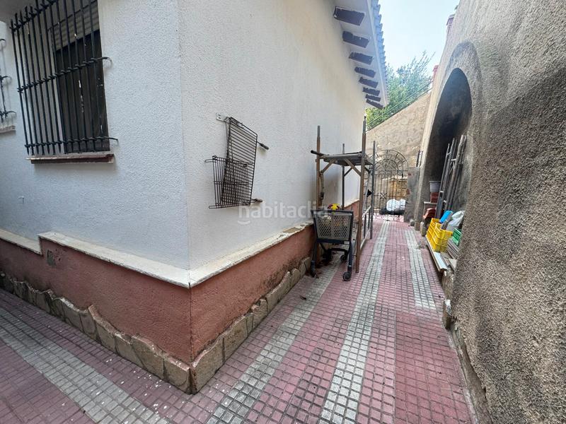 Foto 731b473d-dc59-49a0-8dc1-b9071ca5931a. Chalet mit heizung parking pool in La Miranda Esplugues de Llobregat